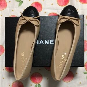 Chanel Beige and Black Women's Ballet Flats